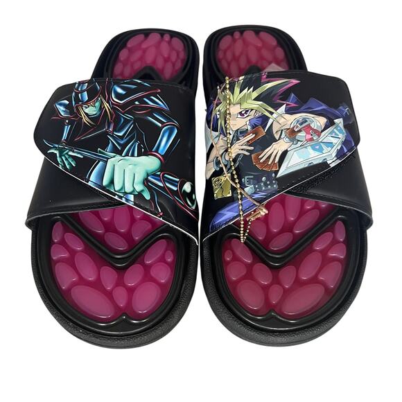 Yu-Gi-Oh! Adidas, Reptossage Slide Dark Magician-HQ4274 Size US 11.5 - NWT - Picture 1 of 14